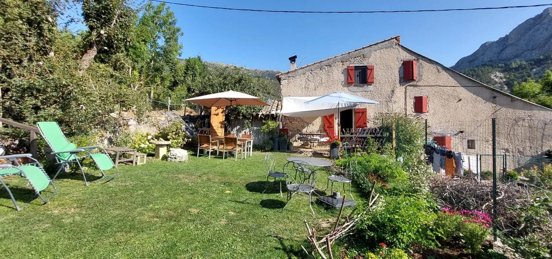 Bed and Breakfast La Fischaumiere à Soleilhas 0*,  France